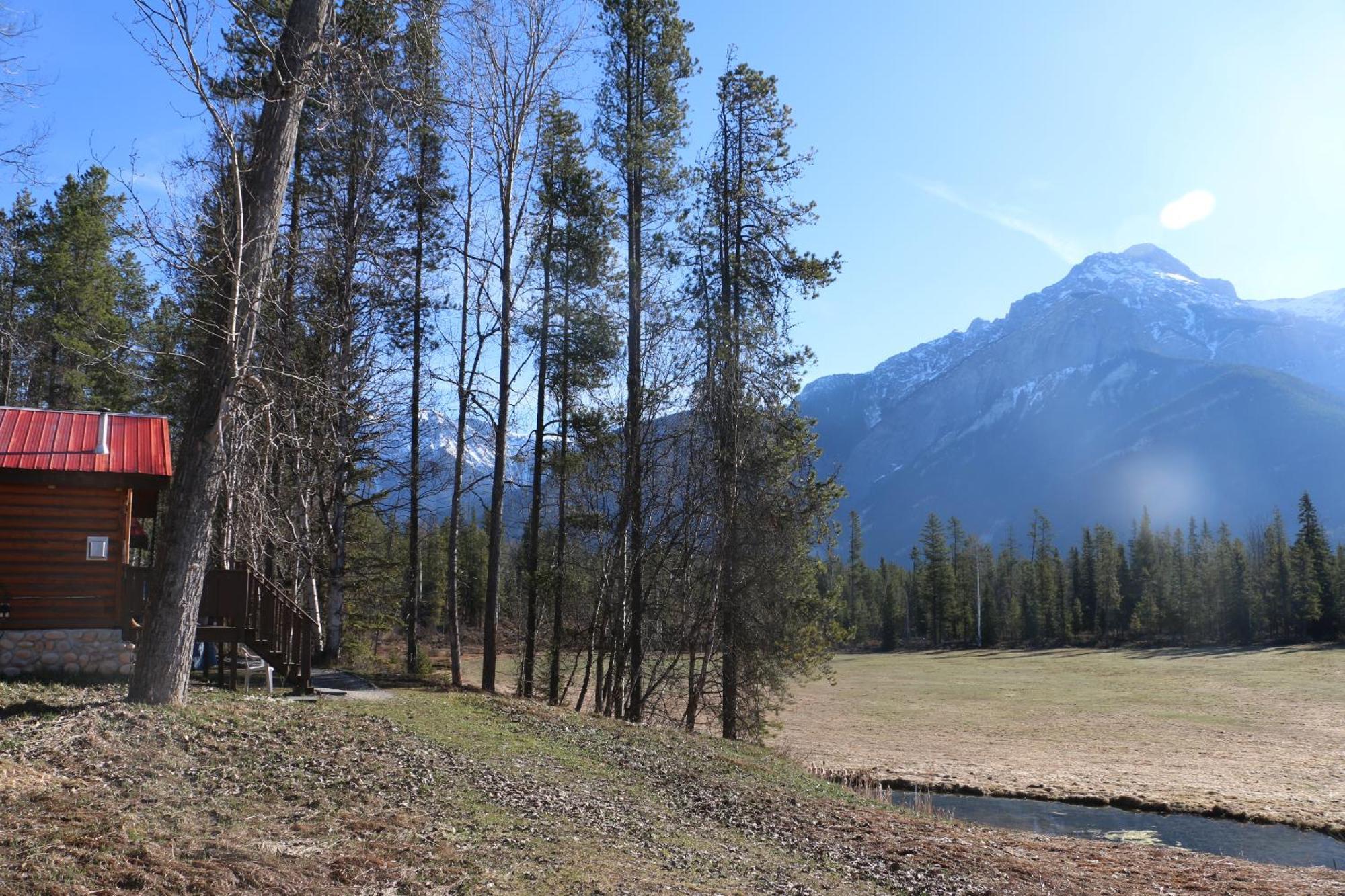 Rocky Mountain Cabins And Home Golden Εξωτερικό φωτογραφία